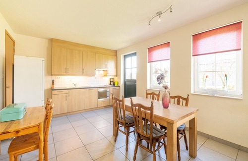Sint Kruis House | Holiday home in Sint Kruis with a garden