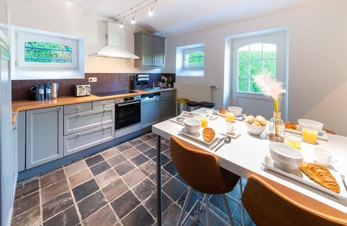 Spa House | Holiday Home in Spa Near Ski Lift
