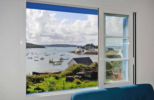 Plougasnou House | Holiday Home in Térenez with Sea View