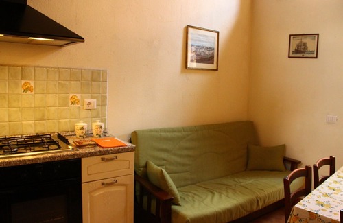 Mulazzo House | Holiday Home in Tuscany with Natural Pond