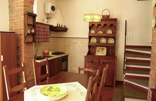 Vinci House | Holiday Home in Tuscany with Pool & Garden
