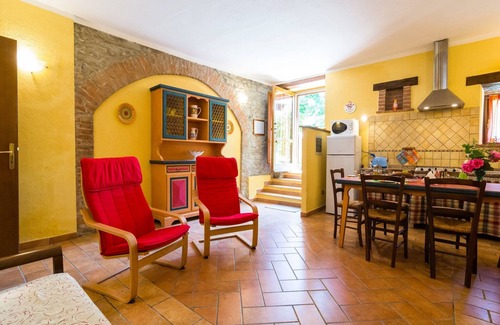 Monteluiano House | Holiday Home in Umbria near Perugia