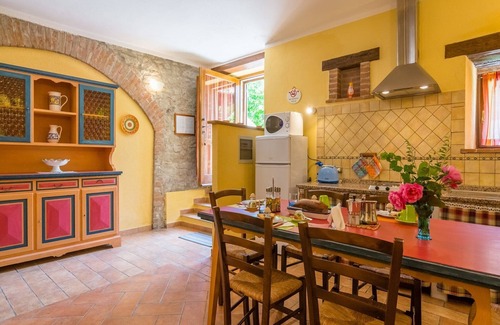 Monteluiano House | Holiday Home in Umbria near Perugia