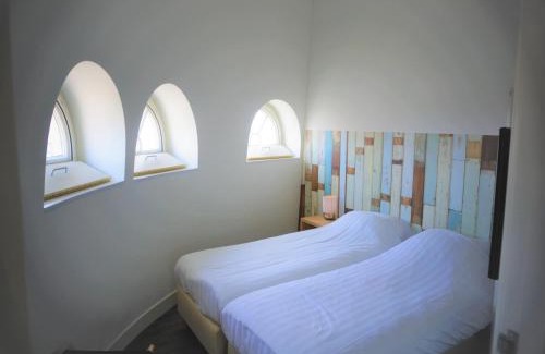 Vlissingen House | Holiday Home in Vlissingen with Garden