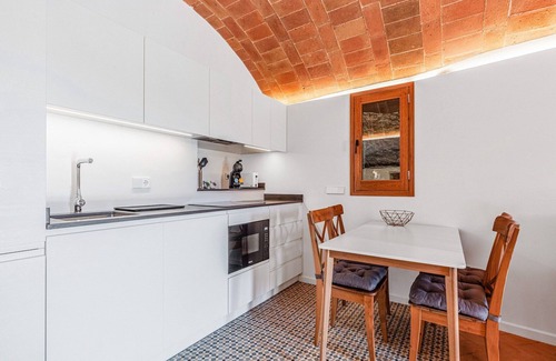 Vulpellac House | Holiday Home in Vulpellac near Forest