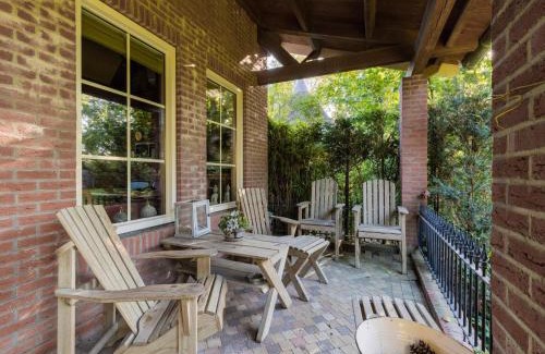 Wijnaldum House | Holiday Home in Wijnaldum near Harlingen Harbor, cleaning included