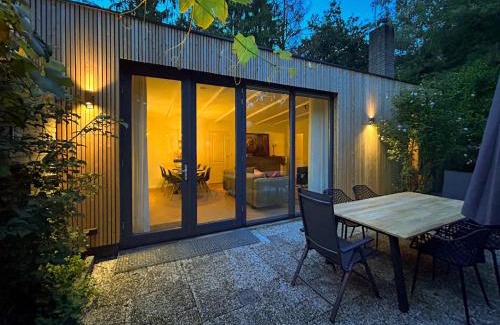 Zelhem House | Holiday Home in Zelhem with Forest and Hot Tub, cleaning included