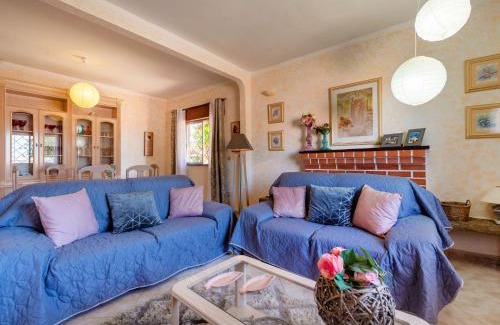 Medronhal House | Holiday Home Isaurinda 1 by Interhome