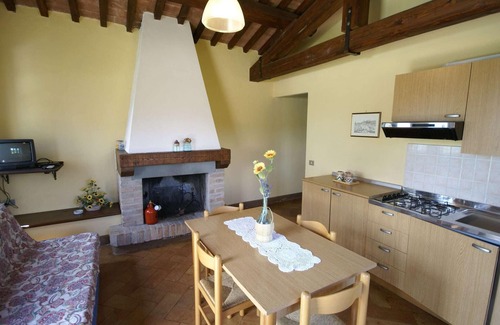 Fraccano House | Holiday Home in Città di Castello with Pool