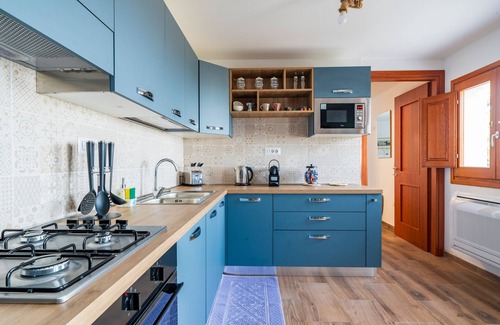 Jerzu House | Holiday Home 'Jerzu S'essia De Su Santu 1' with Sea View, Wi-Fi and Air Conditioning