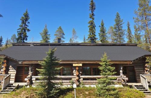 Pyhatunturi House | Holiday Home Joikupirtti b by Interhome