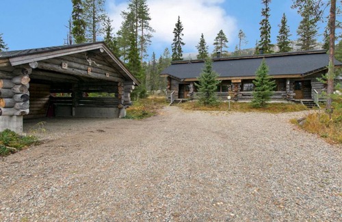 Pyhatunturi House | Holiday Home Joikupirtti b by Interhome