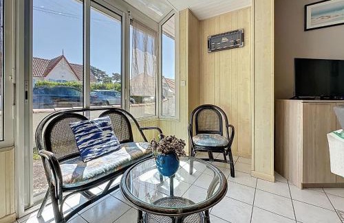 Tharon-Plage House | Holiday Home Ker Eric by Interhome