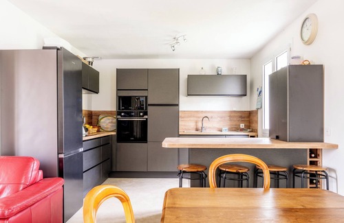 Prefailles House | Holiday Home 'Ker Pathabac' with Private Terrace, Private Garden and Wi-Fi