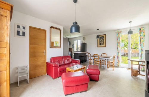 Prefailles House | Holiday Home 'Ker Pathabac' with Private Terrace, Private Garden and Wi-Fi