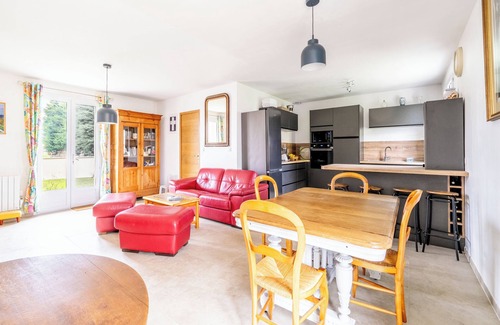 Prefailles House | Holiday Home 'Ker Pathabac' with Private Terrace, Private Garden and Wi-Fi