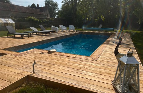 Parce-sur-Sarthe House | Holiday Home 'La Béchetière' with Private Pool, Private Terrace and Wi-Fi