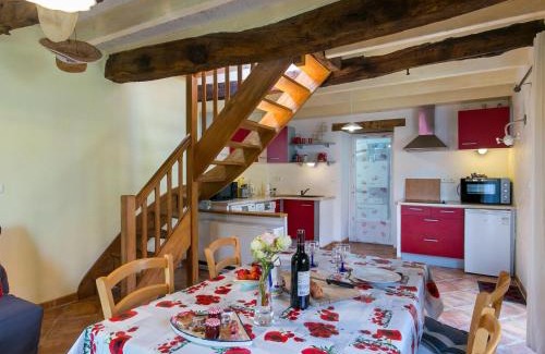 Saint-Jean-du-Doigt House | Holiday Home L'Hirondelle by Interhome