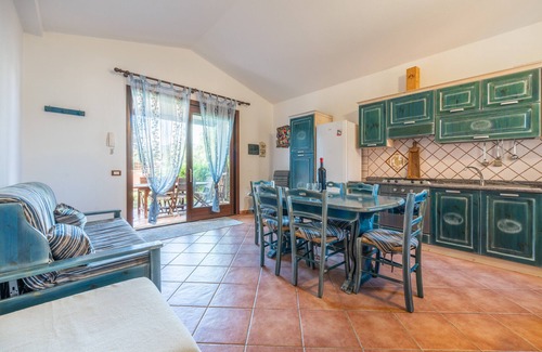 Castiadas House | Holiday Home 'L'olivo' with Private Terrace, Private Garden and Air Conditioning