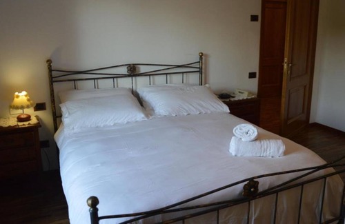 Collesanto House | Holiday Home 'La Casa Di Lupin A Perugia' with Shared Terrace and Wi-Fi