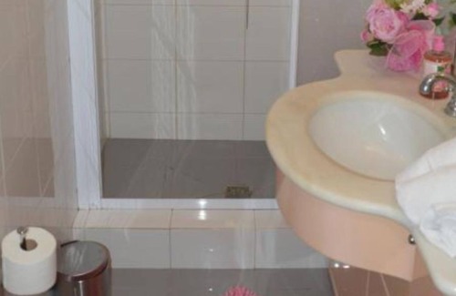 Collesanto House | Holiday Home 'La Casa Di Lupin A Perugia' with Shared Terrace and Wi-Fi