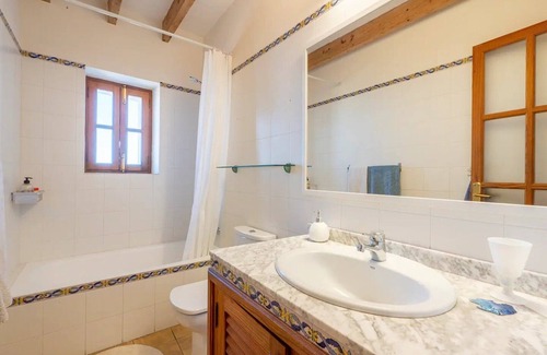 Banyalbufar House | Holiday Home 'La Cubana Casa Vacacional' with Sea View, Balcony and Wi-Fi