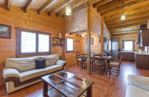 Cobisa House | Holiday Home 'La Dehesa2 De Toledo' with Private Pool, Wi-Fi and Air Conditioning