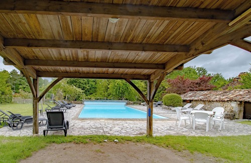 Grignols House | Holiday Home 'La Jembertie En Périgord' with Private Pool, Private Terrace and Wi-Fi