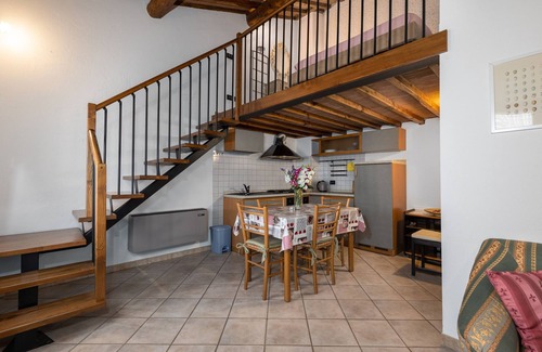 San Gimignano House | Holiday Home 'La Loggia di Giulia' with Private Terrace, Whirlpool and Garden