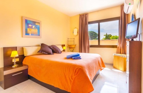Palau-Saverdera House | Holiday Home LA OLIVA by Interhome