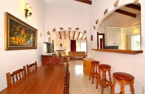 El Tesoro House | Holiday Home La Sabatera by Interhome