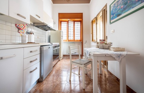 Aradeo House | Holiday Home 'La Yucca' with Private Garden