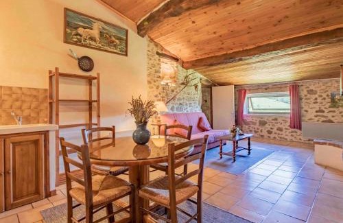 Roche-Saint-Secret House | Holiday Home Le Cèdre by Interhome