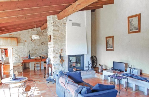Mallefougasse-Auges House | Holiday Home Le Pigonnier de la Tuilière