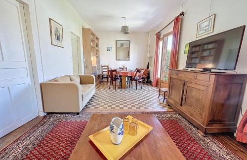 Tharon-Plage House | Holiday Home Les Ajoncs by Interhome