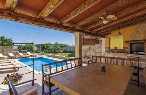 Stinjan House | Holiday Home Licardo by Interhome