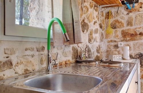 Agia Marina House | Holiday Home "Lithahiro Stone House" with Private Terrace