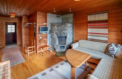 Kuusamo House | Holiday Home Mäkitupa 2 by Interhome