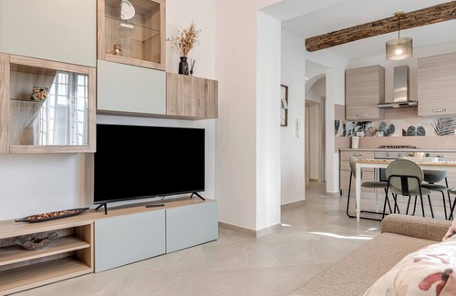 Luco di Mugello House | Holiday Home 'Malachite Suite' with Wi-Fi and Air Conditioning