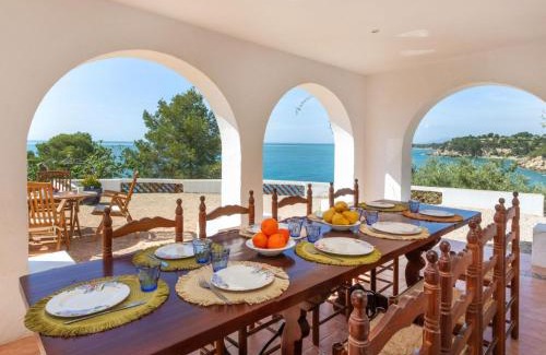 Costa Dorada House | Holiday Home Mas del Guixe by Interhome