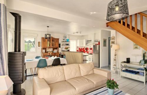 Piriac-sur-Mer House | Holiday Home Melflo by Interhome