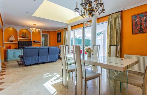 Rivas-Vaciamadrid House | Holiday Home Miralrio by Interhome