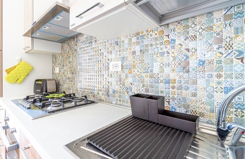 San Lorenzo House | Holiday Home "MisMar 1" with Sea View, Garden & Wi-Fi