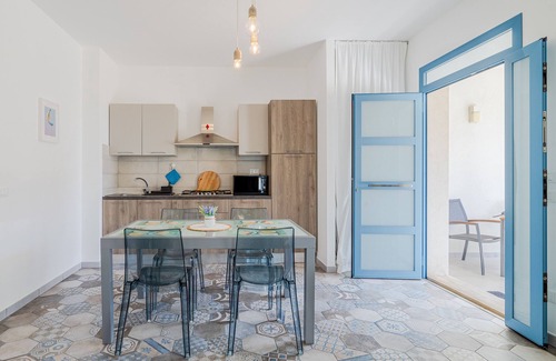 San Lorenzo House | Holiday Home "MisMar 2" with Sea View, Garden & Wi-Fi