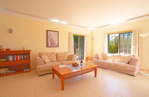 Sao Clemente House | Holiday Home Montinho by Interhome