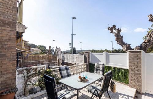 Tamarit House | Holiday Home Mora Igor by Interhome