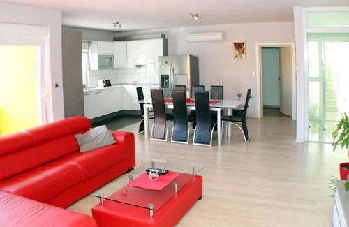Dusina House | Holiday Home Nadalina