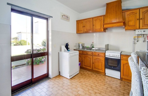 Peniche House | Holiday Home near Baleal Beach