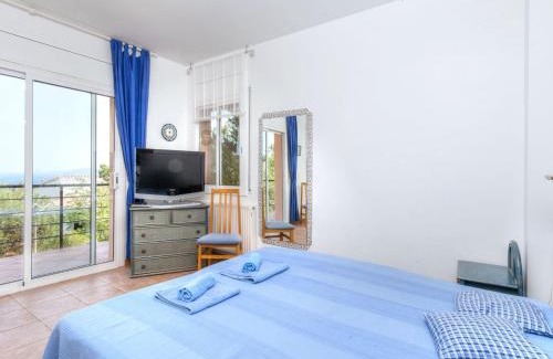 Llanca House | Holiday Home Niviroma by Interhome