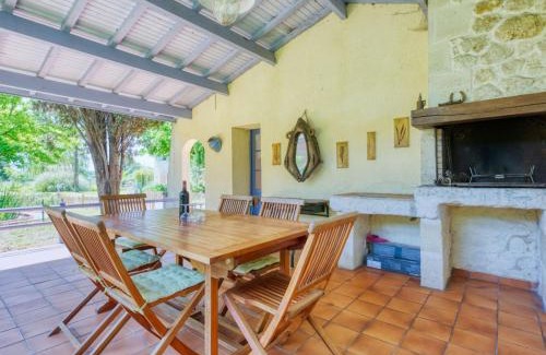 Gaillan-en-Medoc House | Holiday Home Nola by Interhome